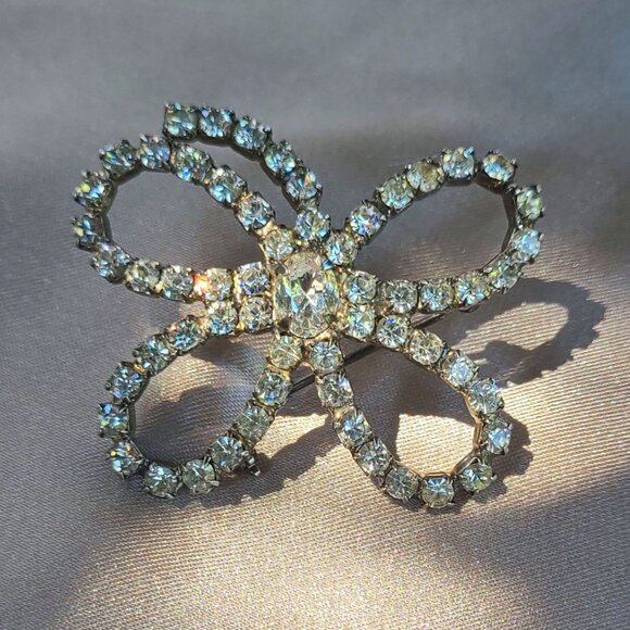 A Unique Trio of Vintage Brooches-$45.00 - Picture 2 of 7